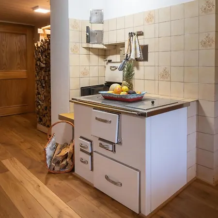 Liebevoll Sanierte In Einem Alten Bregenzerwaelderhaus By Interhome Daire *