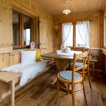 Daire Liebevoll Sanierte In Einem Alten Bregenzerwaelderhaus By Interhome